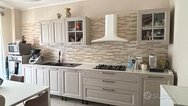 Cucina “Veneta Cucine” con elettrod.+ tav 6 sedie