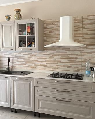 Cucina “Veneta Cucine” con elettrod.+ tav 6 sedie