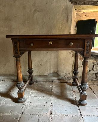 Tavolo Vintage in legno massello intarsiato