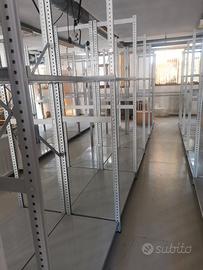Scaffalatura per magazzino