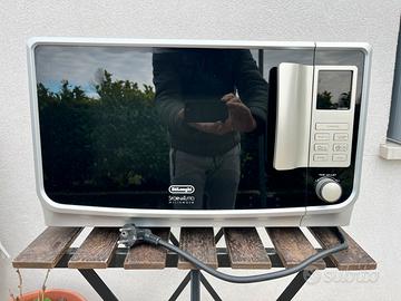De Longhi forno microonde MW30FSR