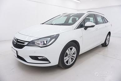 Opel Astra Sports Tourer Business BR220213 1.6 Die