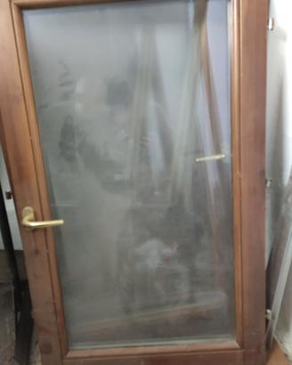 coppia di serramenti in legno 