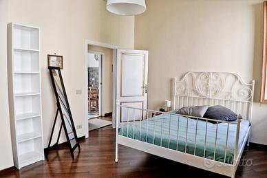 Camera matrimoniale per lavoratrice Zona Beccaria