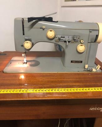 Macchina per cucire Necchi 535