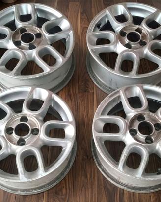 Set di 4 Cerchi in lega Misura R 15