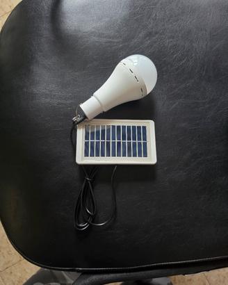 lanterna con lampadina solare