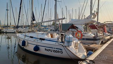 Imbarcazione a vela Bavaria C31 anno 2001 classe A