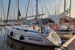 Imbarcazione a vela Bavaria C31 anno 2001 classe A