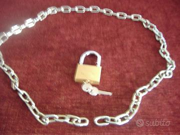Catena con lucchetto