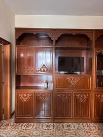 Mobile soggiorno classico in legno con vetrina