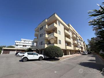 3 LOCALI A BARI