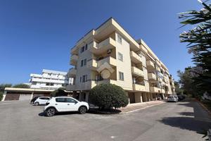 3 LOCALI A BARI