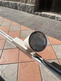 Faretti LED su binario bianchi