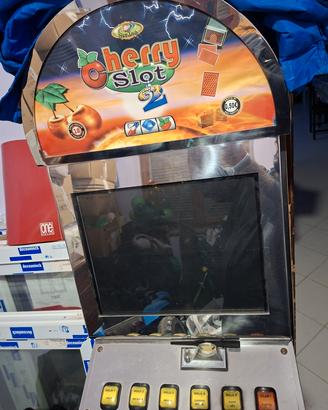 SLOT MACHINE