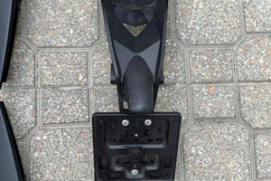 Portatarga-frecce-maniglie-manopole originali