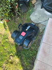 ROBOT TAGLIAERBA WORX