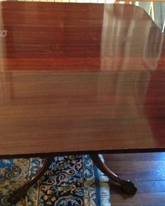 Tavolo a bandelle in mogano
