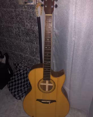 Chitarra acustica marca Vintage V1200N