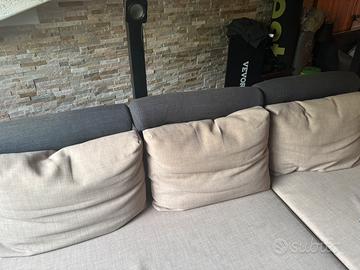POGGIATESTA DIVANO SORVALLEN IKEA