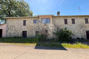 Rustico / Casale di 170 m² con più di 5 locali e p