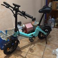 Bicicletta elettrica pieghevole