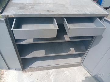 ARMADIETTO IN METALLO 