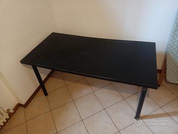 Scrivania IKEA usata modello VIKA AMON