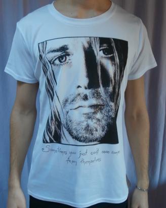 KURT COBAIN cantante MAGLIA T-SHIRT Nirvana
