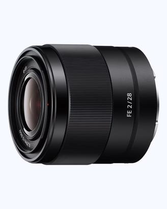 Obiettivo Sony 28 mm F2 + fisheye converter