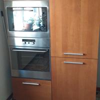 cucina con forno e frigo , senza altri elettrodome