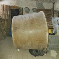 Tinazzo , botte, cisterna 25 quintali per vigne