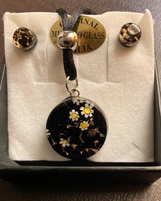Parure collana e orecchini in vetro di Murano