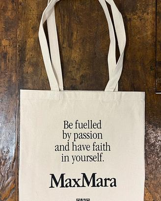 Max Mara, borsa di stoffa+cioccolata+rivista