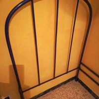 Letto in ferro battuto restaurato dipinto