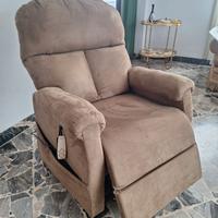 Poltrona elettrica elevabile (Lift chair)