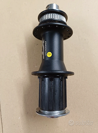 Mozzo posteriore Shimano XT 12x142