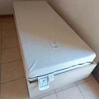 Letti singoli in legno (materasso non incluso)