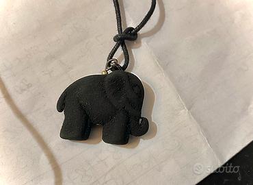 Ciondolo in lava a forma di elefante