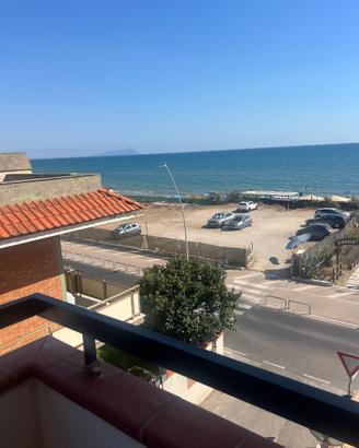 Appartamento affaccio mare in Via Montecristo, 3