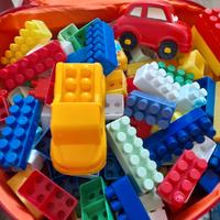 Gioco  costruzione tipo lego grandi 