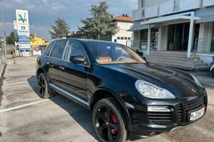 PORSCHE CAYENNE 4800 turbo 500CV