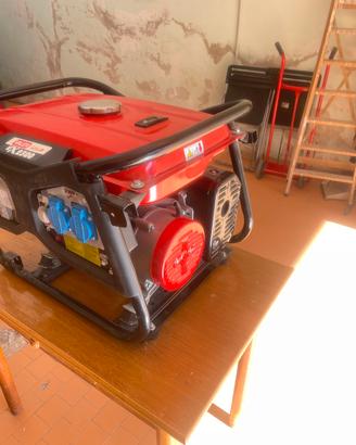 Genetatore di corrente