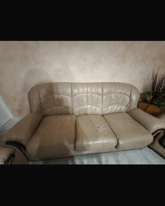 Set divano e poltrone.