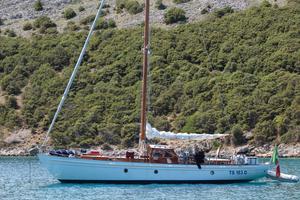 Barca a vela classica unica