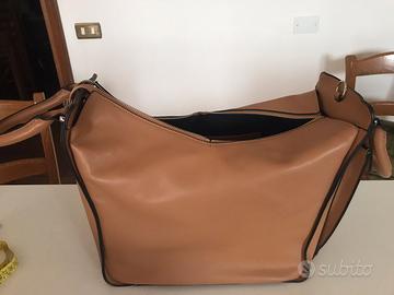 Borsa a mano con tracolla