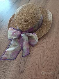 cappello in paglia intrecciata