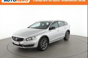 VOLVO V60 Cross Country UY47827