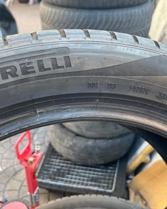 4 Gomme Pirelli Scorpion 255/45 R19 100V