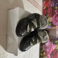 Scarpe in ecopelle effetto coccodrillo con pelo